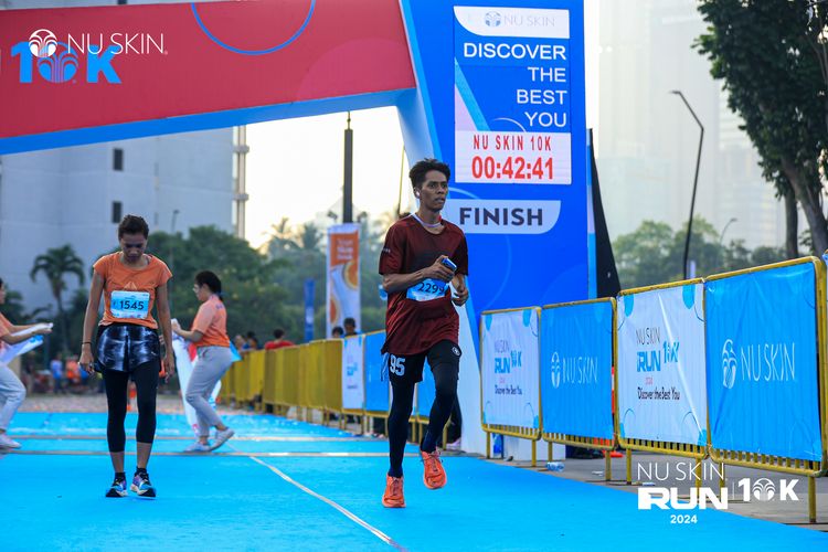 Race photo from Nu Skin Run 10K
