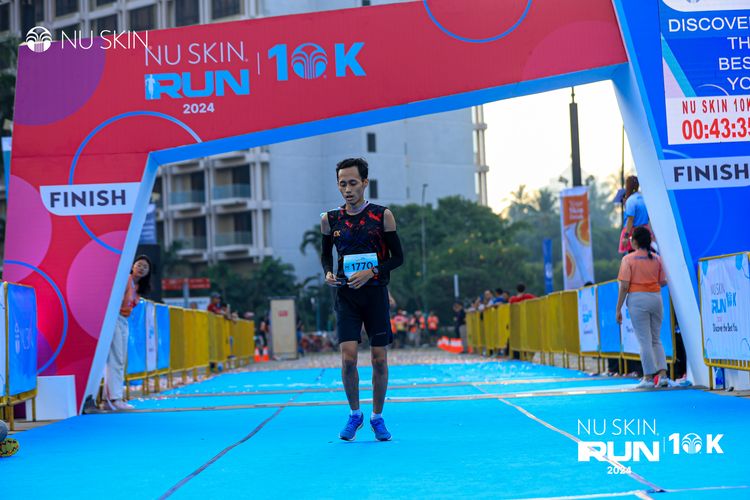 Race photo from Nu Skin Run 10K