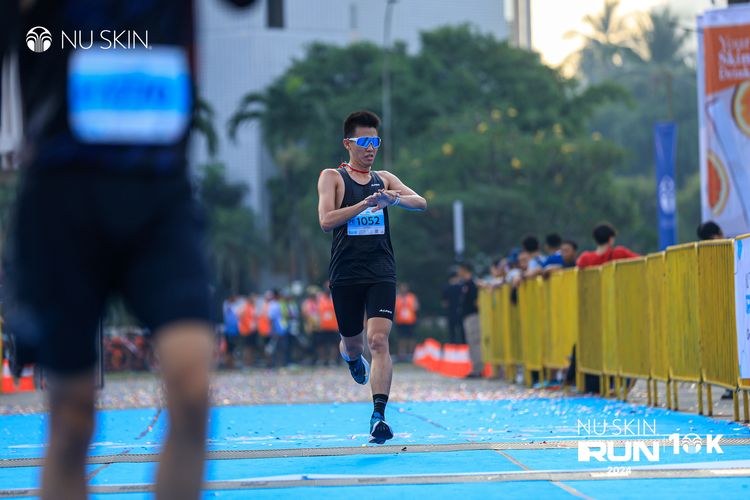 Race photo from Nu Skin Run 10K