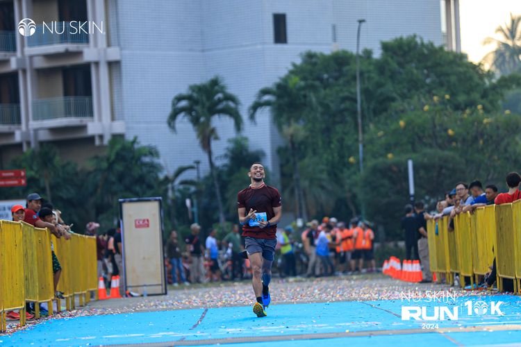 Race photo from Nu Skin Run 10K
