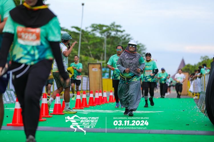 Race photo from Arutmin Borneo Run 2024