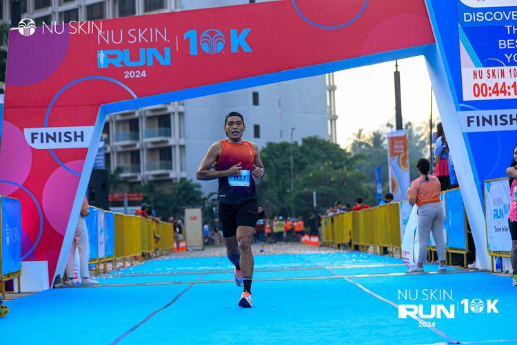 Race photo from Nu Skin Run 10K