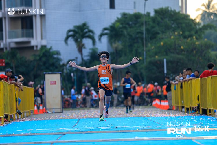 Race photo from Nu Skin Run 10K