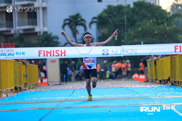 Race photo from Nu Skin Run 10K