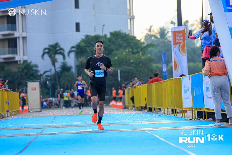 Race photo from Nu Skin Run 10K