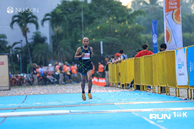 Race photo from Nu Skin Run 10K
