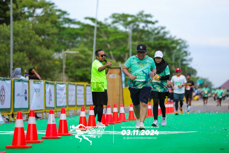 Race photo from Arutmin Borneo Run 2024