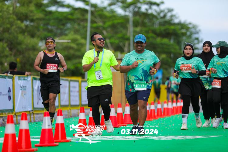 Race photo from Arutmin Borneo Run 2024