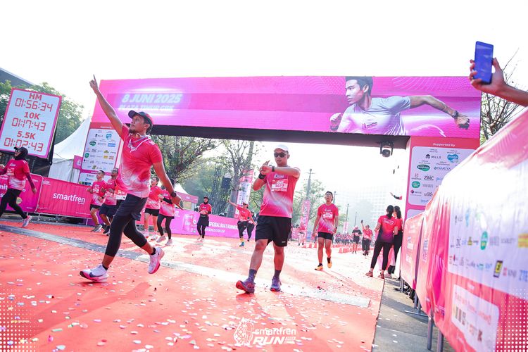 Race photo from Smartfren Run 2025 
