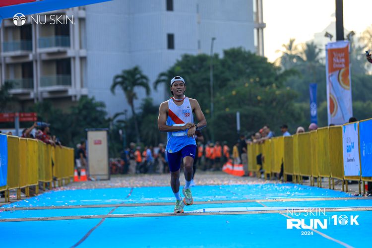 Race photo from Nu Skin Run 10K