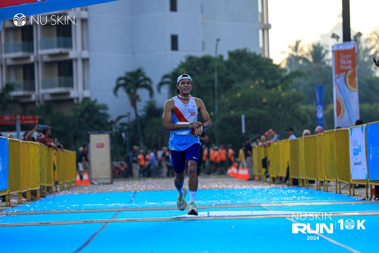 Race photo from Nu Skin Run 10K