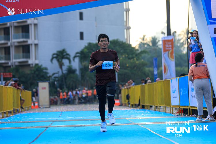 Race photo from Nu Skin Run 10K