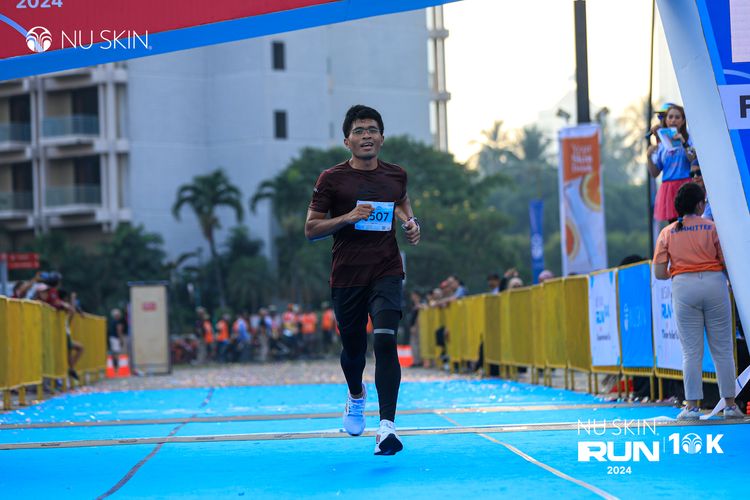 Race photo from Nu Skin Run 10K