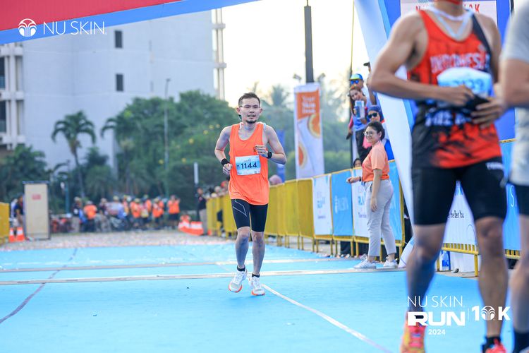 Race photo from Nu Skin Run 10K
