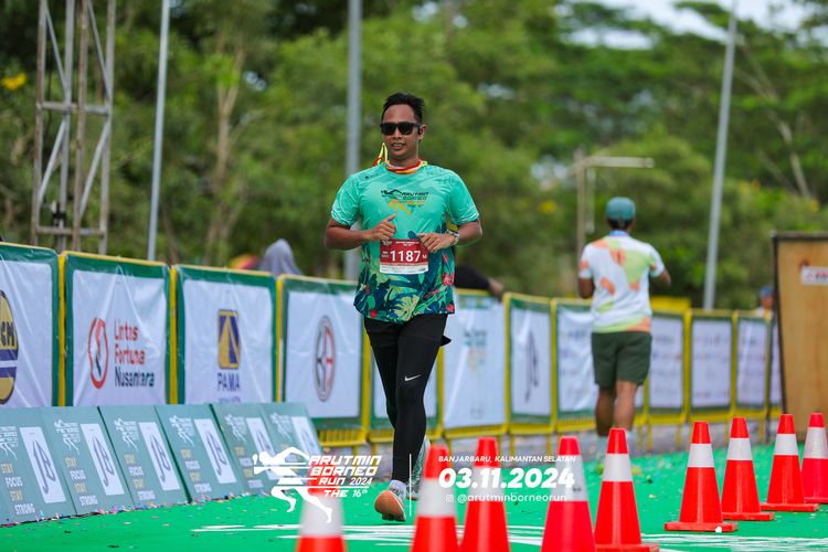 Race photo from Arutmin Borneo Run 2024