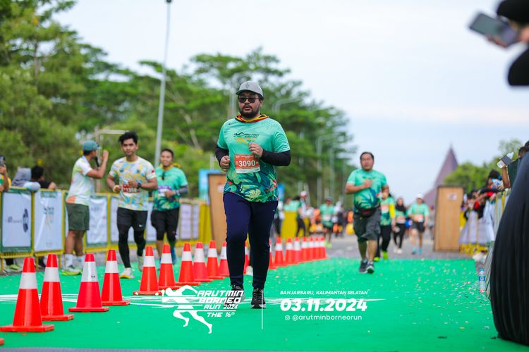 Race photo from Arutmin Borneo Run 2024