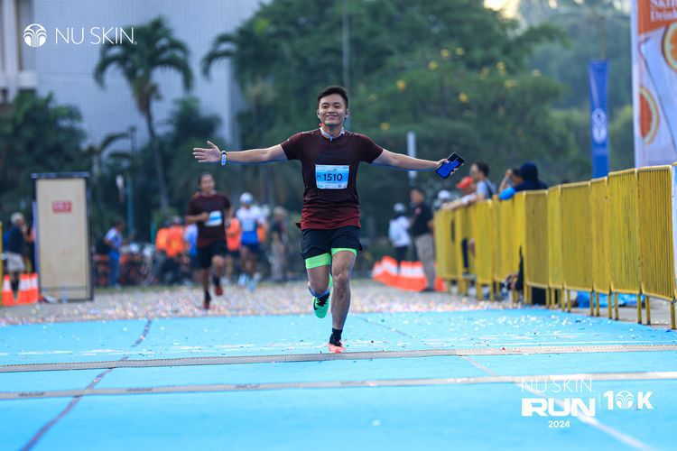 Race photo from Nu Skin Run 10K