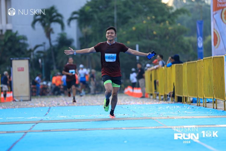 Race photo from Nu Skin Run 10K