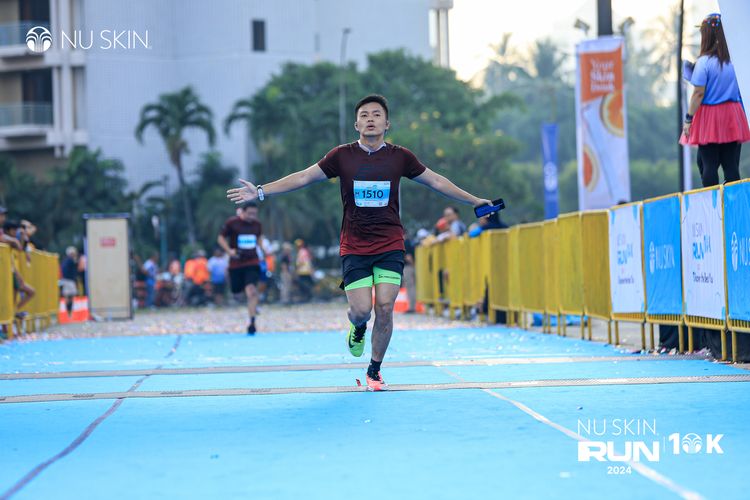 Race photo from Nu Skin Run 10K