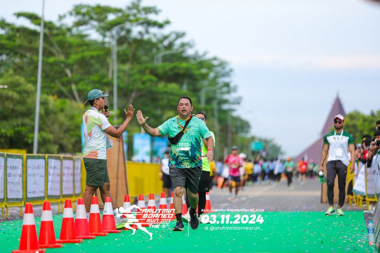 Race photo from Arutmin Borneo Run 2024