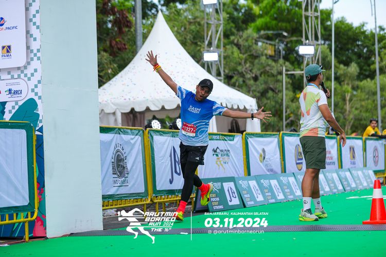 Race photo from Arutmin Borneo Run 2024