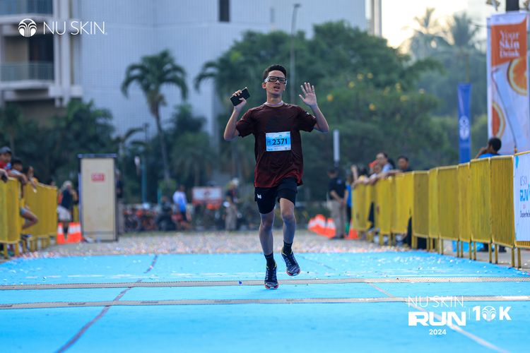 Race photo from Nu Skin Run 10K