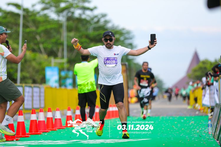 Race photo from Arutmin Borneo Run 2024