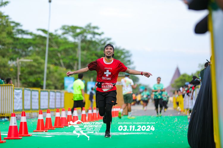 Race photo from Arutmin Borneo Run 2024