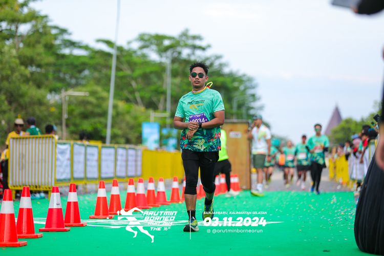 Race photo from Arutmin Borneo Run 2024