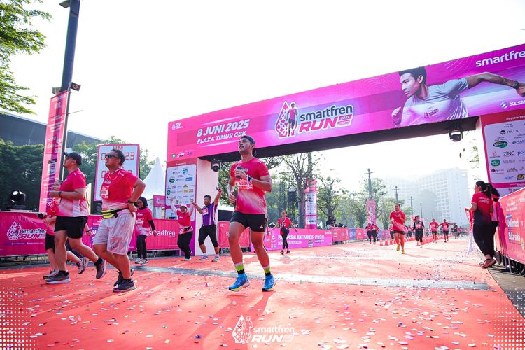 Race photo from Smartfren Run 2025 