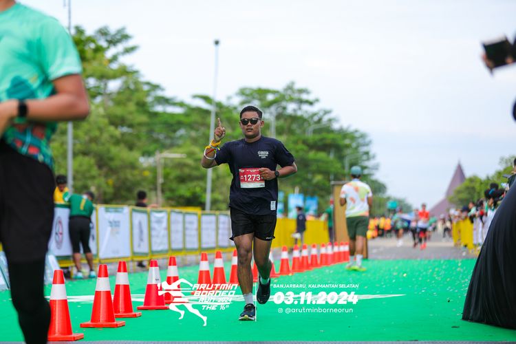 Race photo from Arutmin Borneo Run 2024
