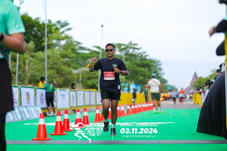 Race photo from Arutmin Borneo Run 2024