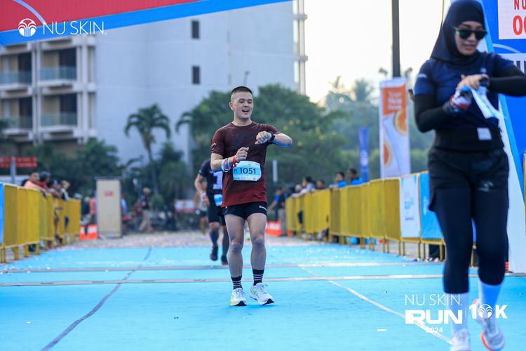Race photo from Nu Skin Run 10K