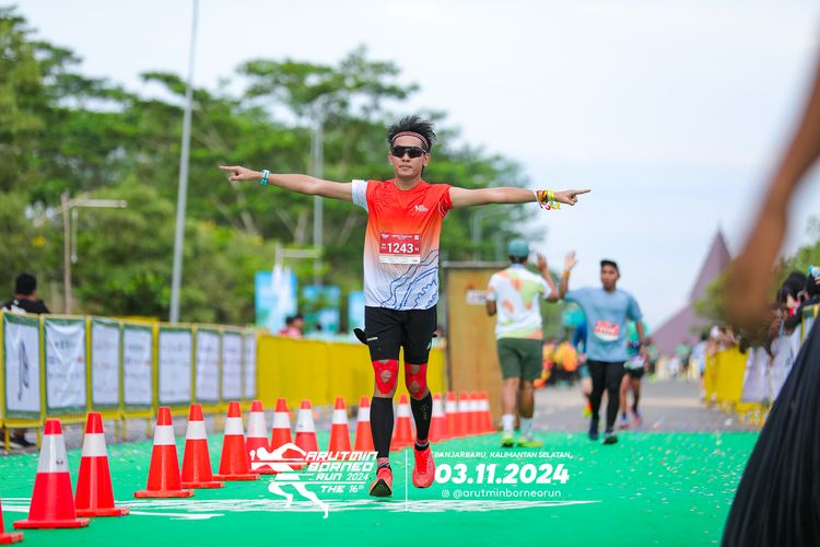 Race photo from Arutmin Borneo Run 2024