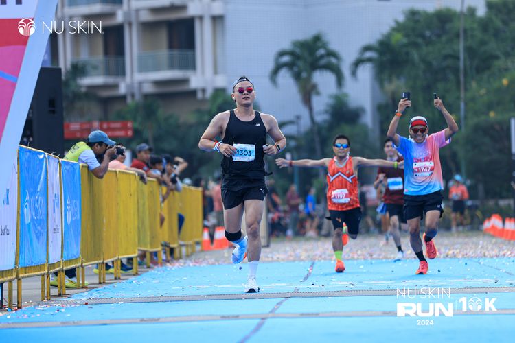 Race photo from Nu Skin Run 10K