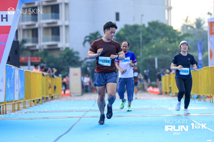 Race photo from Nu Skin Run 10K