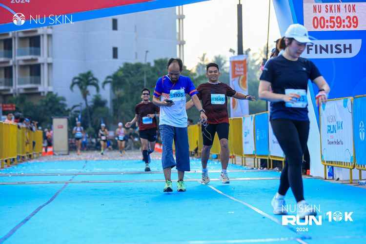 Race photo from Nu Skin Run 10K