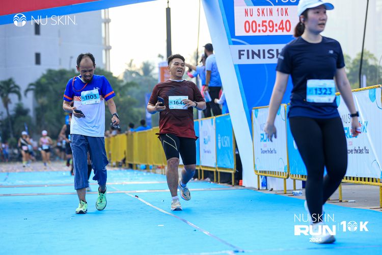 Race photo from Nu Skin Run 10K