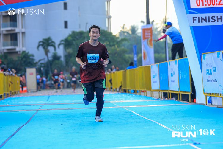 Race photo from Nu Skin Run 10K