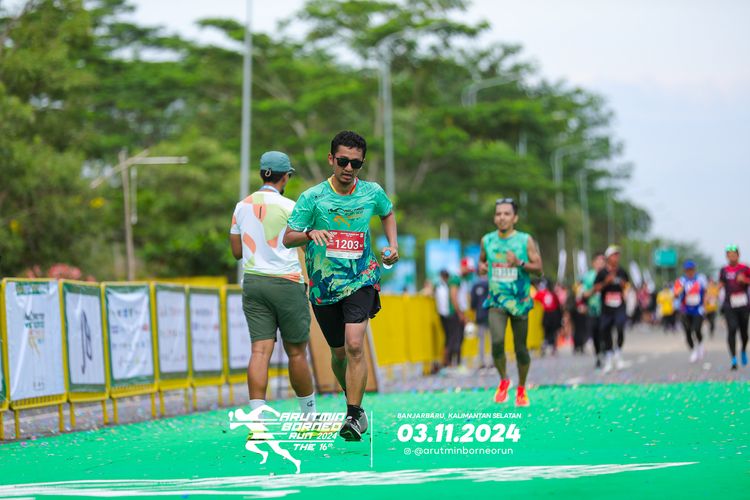Race photo from Arutmin Borneo Run 2024