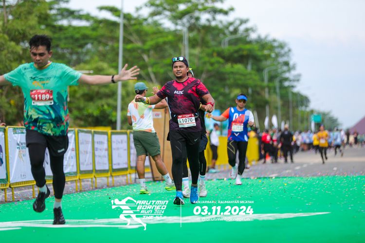 Race photo from Arutmin Borneo Run 2024