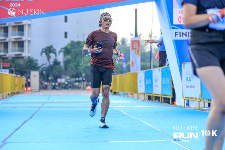 Race photo from Nu Skin Run 10K