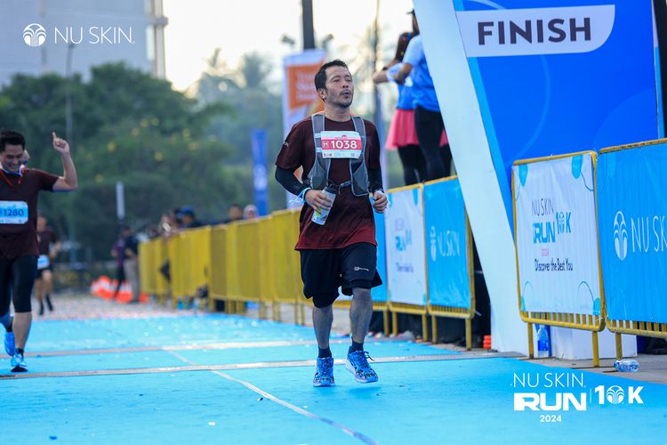 Race photo from Nu Skin Run 10K