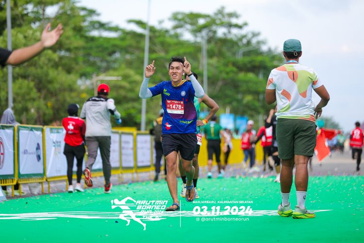 Race photo from Arutmin Borneo Run 2024