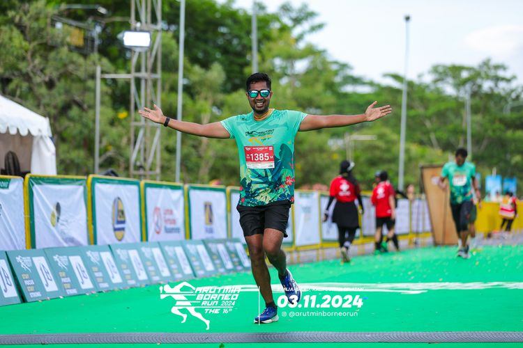 Race photo from Arutmin Borneo Run 2024