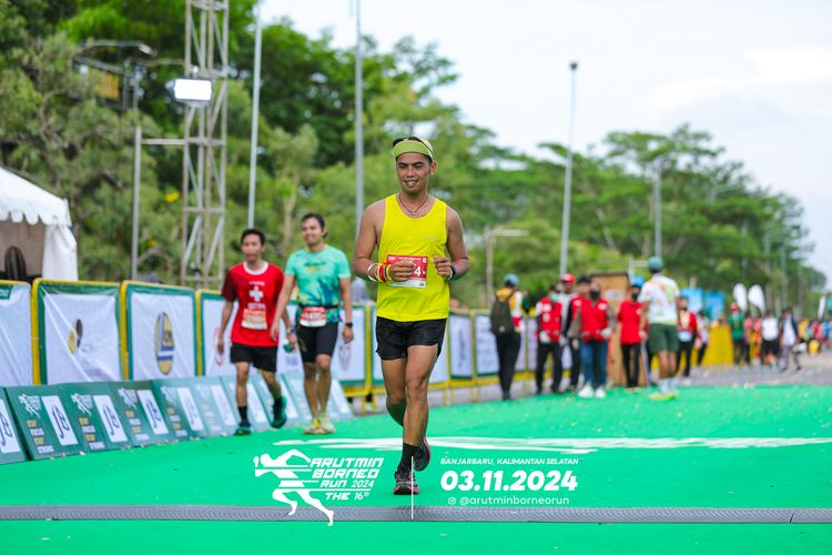Race photo from Arutmin Borneo Run 2024