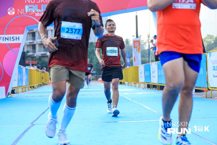 Race photo from Nu Skin Run 10K