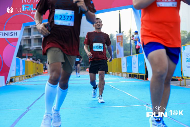 Race photo from Nu Skin Run 10K