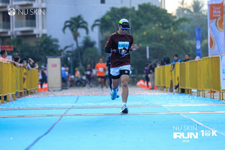 Race photo from Nu Skin Run 10K