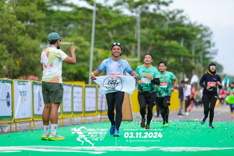Race photo from Arutmin Borneo Run 2024